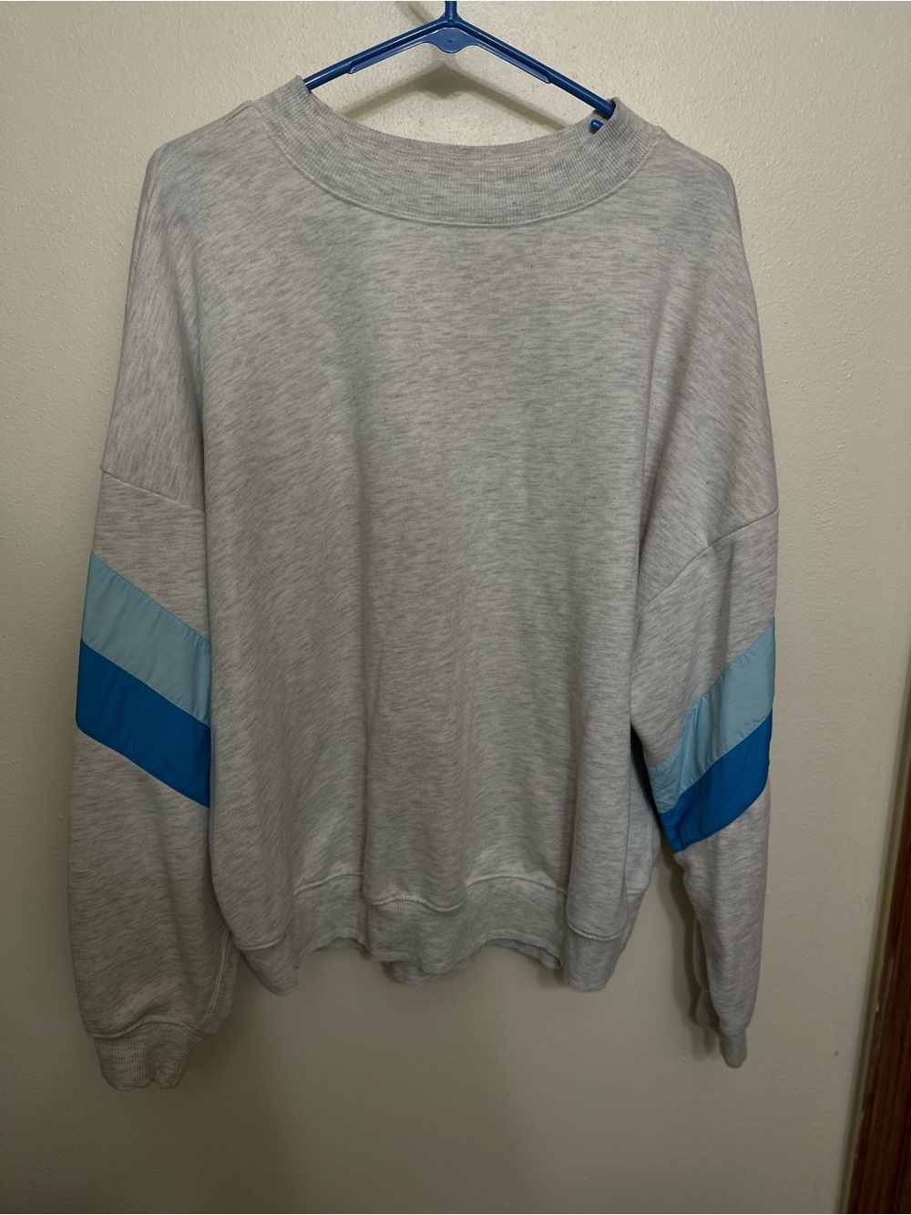 Light Gray Crewneck Sweater with Blue Sleeve Stripes
